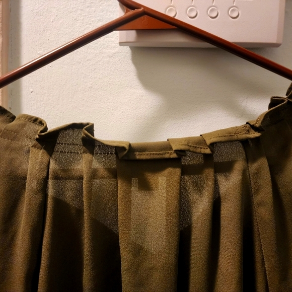 Worthington EUC Blouse - Picture 4 of 8